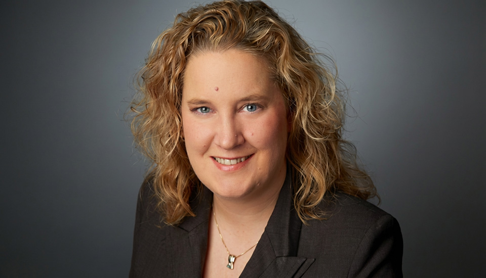 Nicole Jezabek, Ansprechpartnerin Firecell