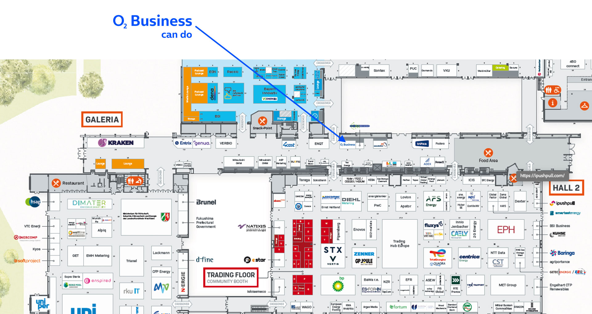 Hallenplan der Messe E-World 2026 mit markiertem Standort von O₂ Business in Halle 2. Eine blaue Pfeilgrafik zeigt auf den O₂ Business Stand im oberen rechten Bereich der Halle, umgeben von benachbarten Ausstellern wie ENGT und Trinplus.