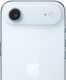 Ein Bild zeigt die obere Hälfte der Rückseite des iPhone Air in Weiß, mit Fokus auf Kamera und Blitz