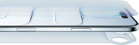Ein flach liegendes iPhone mit einer Schicht des Ceramic Shield, die das iPhone leicht umgibt und es komplett bedeckt, um die Stärke des Ceramic Shield zu symbolisieren
